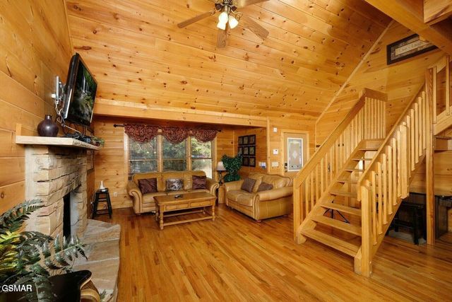 448 Silver Maple Lane Lane, Gatlinburg, TN 37738