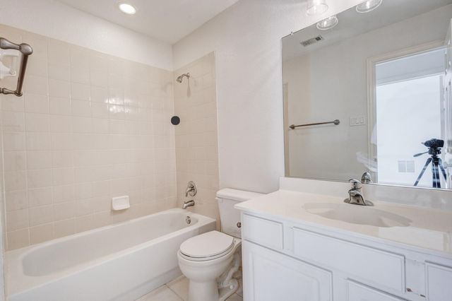 8207 Carter Street, Lantana, TX 76226