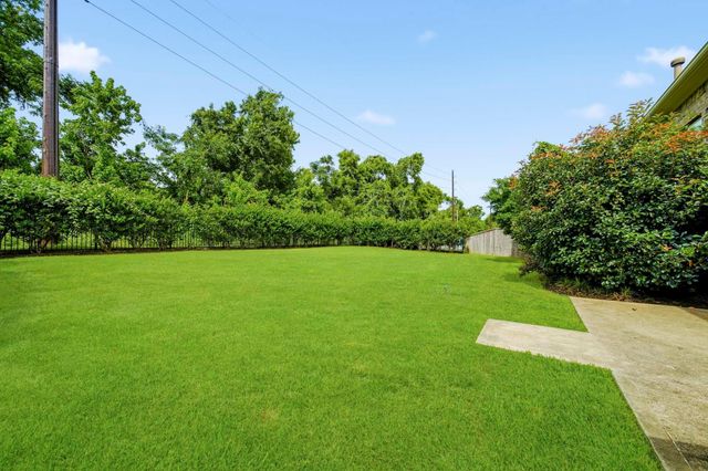 11 Marino Drive, Missouri City, TX 77459