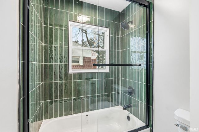 53199 W Oakmont Drive, South Bend, IN 46637