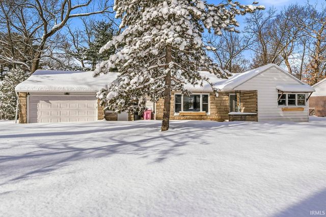 53199 W Oakmont Drive, South Bend, IN 46637