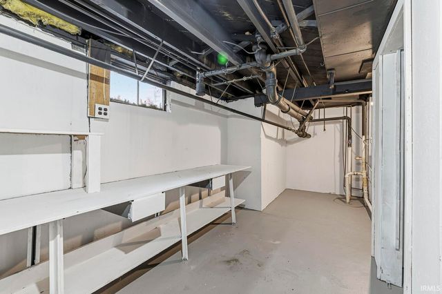 53199 W Oakmont Drive, South Bend, IN 46637