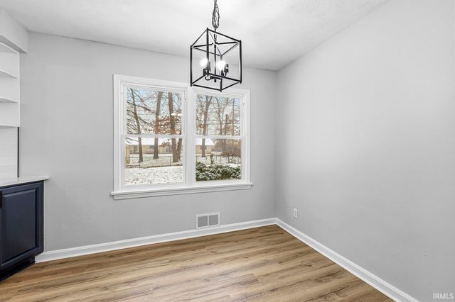 53199 W Oakmont Drive, South Bend, IN 46637