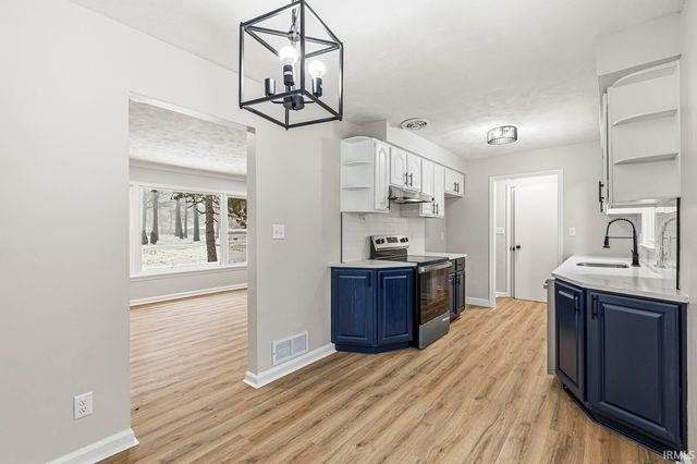 53199 W Oakmont Drive, South Bend, IN 46637