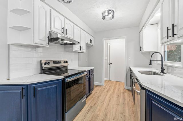 53199 W Oakmont Drive, South Bend, IN 46637