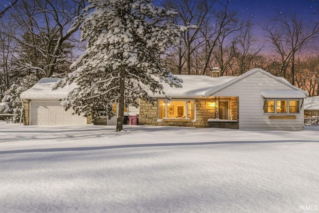 53199 W Oakmont Drive, South Bend, IN 46637