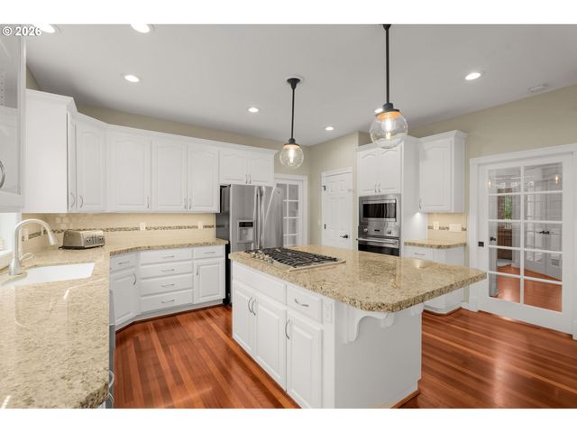 14240 Nw HARBOR Ln, Portland, OR 97229