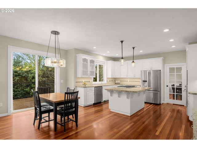 14240 Nw HARBOR Ln, Portland, OR 97229