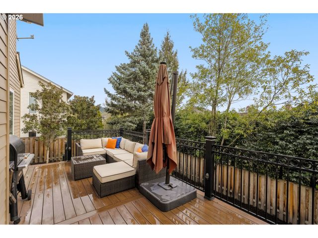 14240 Nw HARBOR Ln, Portland, OR 97229