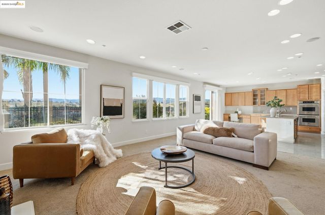 2898 Spanish Bay Dr, Brentwood, CA 94513