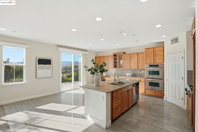 2898 Spanish Bay Dr, Brentwood, CA 94513