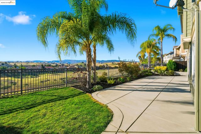 2898 Spanish Bay Dr, Brentwood, CA 94513