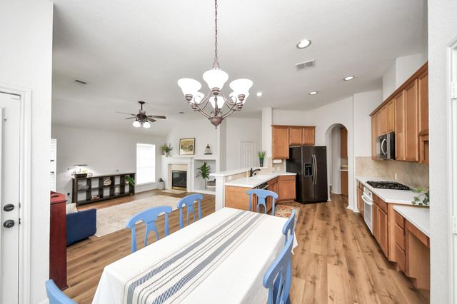 2818 Five Oaks Drive, Missouri City, TX 77459