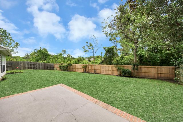 2818 Five Oaks Drive, Missouri City, TX 77459