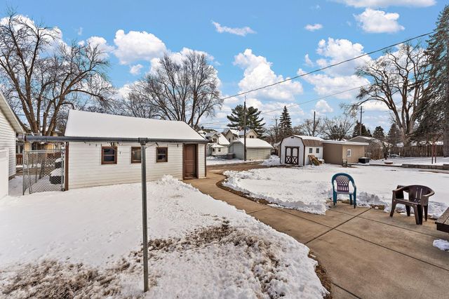 622 11th Avenue N, South Saint Paul, MN 55075