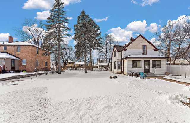 622 11th Avenue N, South Saint Paul, MN 55075