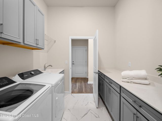 8969 Shoreline Avenue, Melbourne, FL 32940