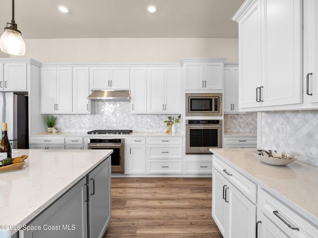 8969 Shoreline Avenue, Melbourne, FL 32940