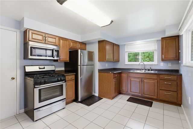 20 Florian Dr, Harmar, PA 15024
