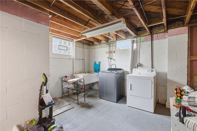 20 Florian Dr, Harmar, PA 15024