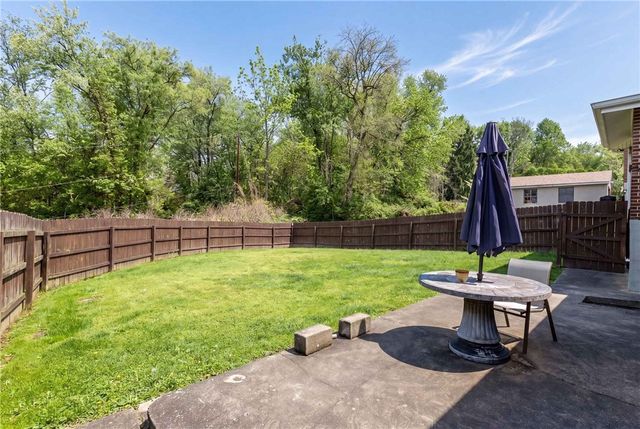 20 Florian Dr, Harmar, PA 15024