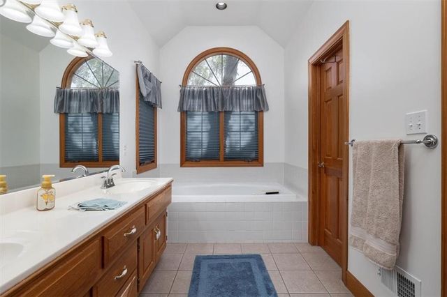 5710 W Goff Court, Lawrence, KS 66047