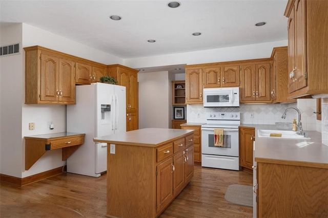 5710 W Goff Court, Lawrence, KS 66047