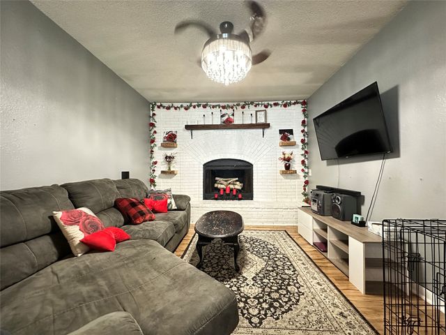 402 SW Ash Drive, Ankeny, IA 50023