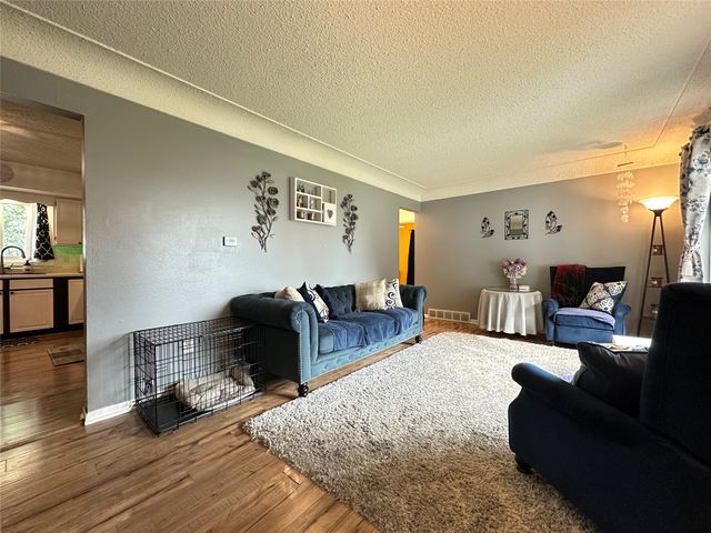 402 SW Ash Drive, Ankeny, IA 50023