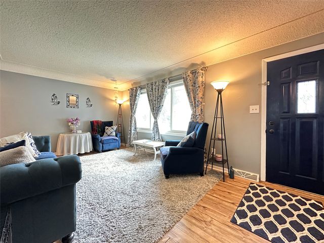 402 SW Ash Drive, Ankeny, IA 50023