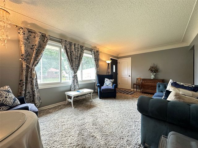 402 SW Ash Drive, Ankeny, IA 50023