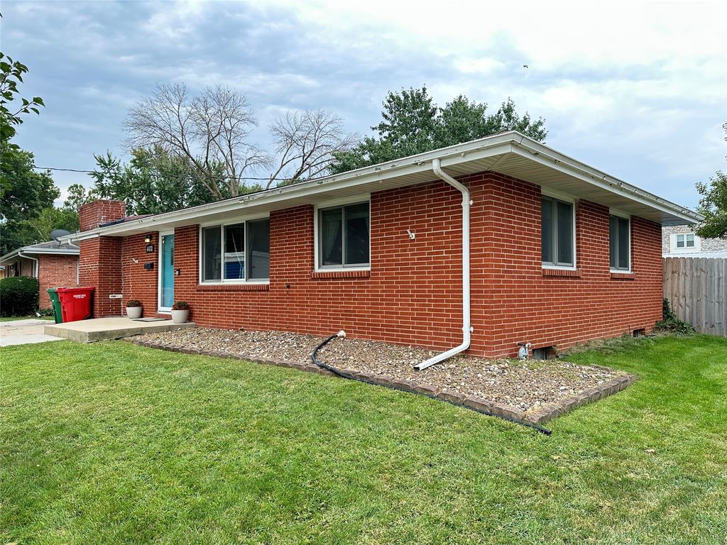 402 SW Ash Drive, Ankeny, IA 50023