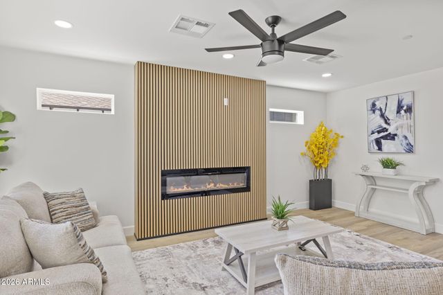 8632 E HIGHLAND Avenue, Scottsdale, AZ 85251