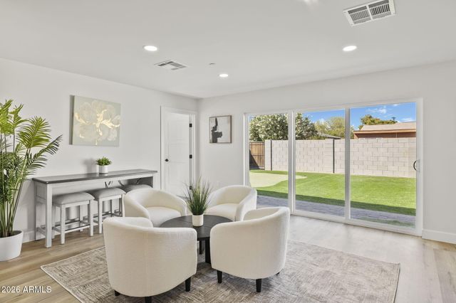 8632 E HIGHLAND Avenue, Scottsdale, AZ 85251