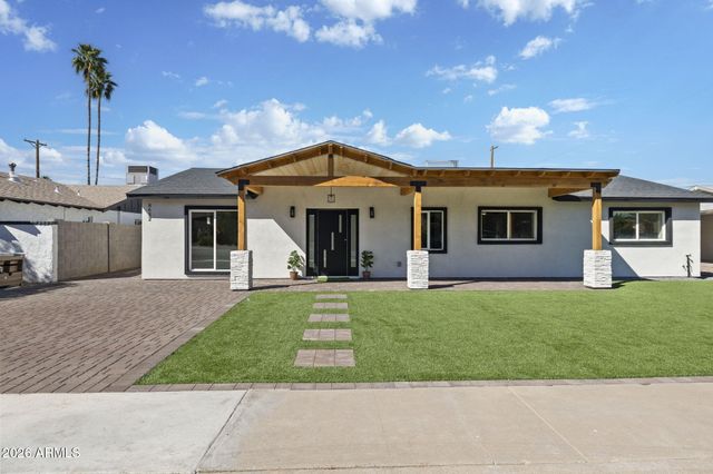 8632 E HIGHLAND Avenue, Scottsdale, AZ 85251