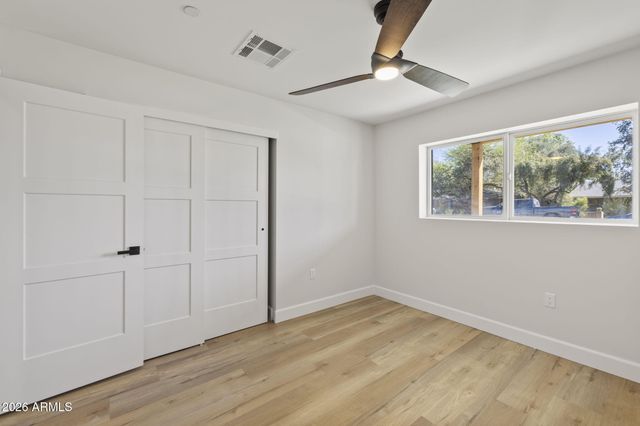8632 E HIGHLAND Avenue, Scottsdale, AZ 85251