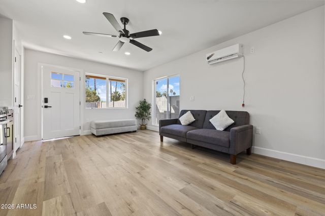 8632 E HIGHLAND Avenue, Scottsdale, AZ 85251