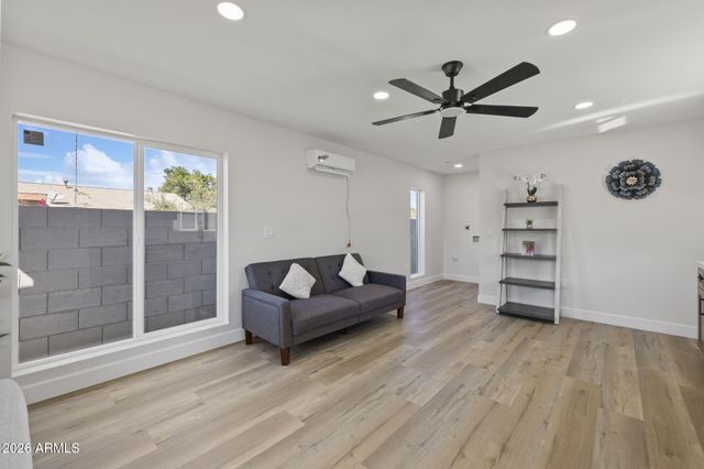 8632 E HIGHLAND Avenue, Scottsdale, AZ 85251