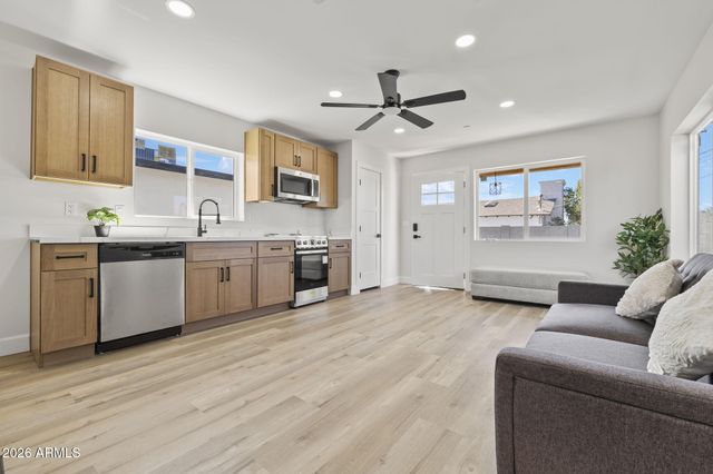 8632 E HIGHLAND Avenue, Scottsdale, AZ 85251