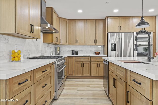 8632 E HIGHLAND Avenue, Scottsdale, AZ 85251