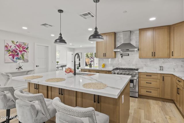 8632 E HIGHLAND Avenue, Scottsdale, AZ 85251