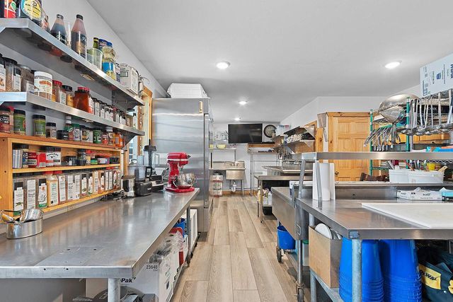 N9751 Parkway ROAD, Crivitz, WI 54114