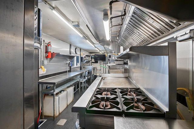 N9751 Parkway ROAD, Crivitz, WI 54114