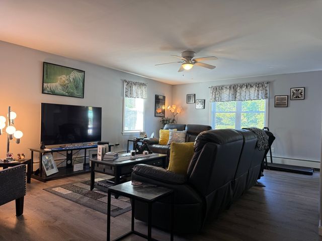 342 Onset Ave, Wareham, MA 02558