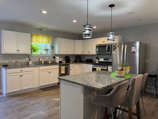 342 Onset Ave, Wareham, MA 02558