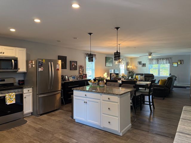 342 Onset Ave, Wareham, MA 02558