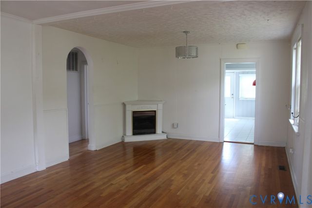 710 Colonial Ave, Colonial Heights, VA 23834