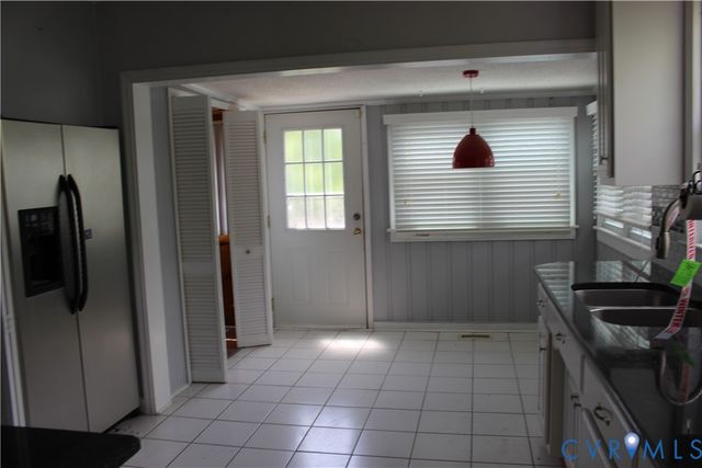 710 Colonial Ave, Colonial Heights, VA 23834