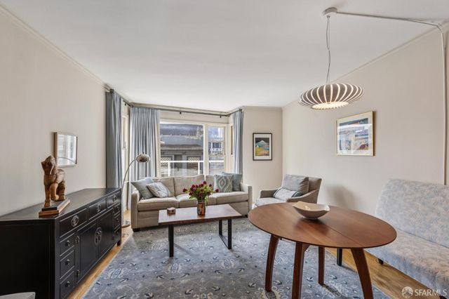 1260 clay Street 301, San Francisco, CA 94108