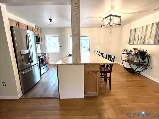 1670 Holly Dr, Gloucester Point, VA 23062